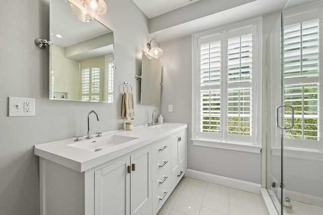 884 Adams St 4, Boston, MA 02124