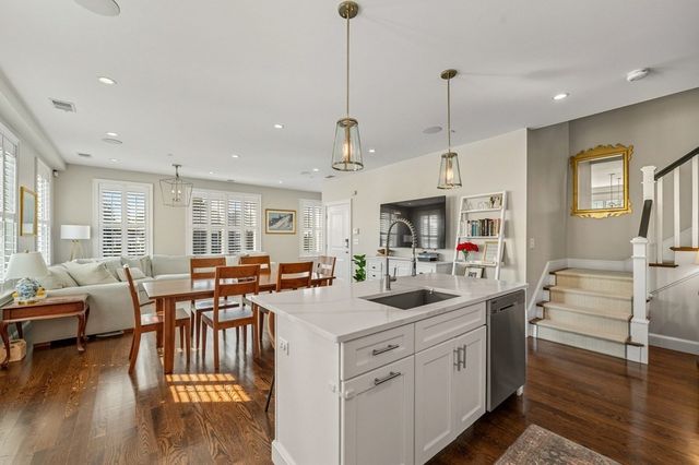 884 Adams St 4, Boston, MA 02124