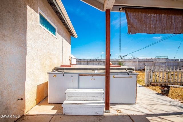 9020 Redwood Boulevard, California City, CA 93505