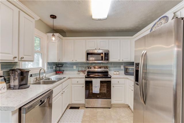 4688 Eucalyptus Way, Flowery Branch, GA 30542