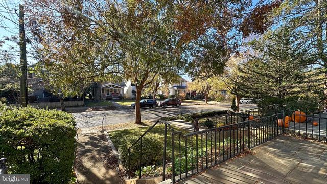 4421 FESSENDEN ST NW, Washington, DC 20016