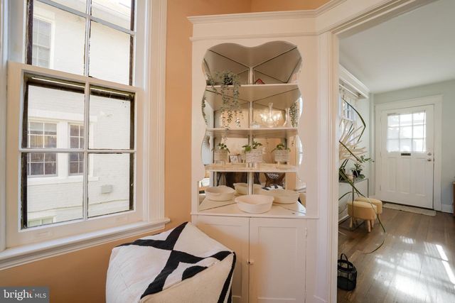 4421 FESSENDEN ST NW, Washington, DC 20016