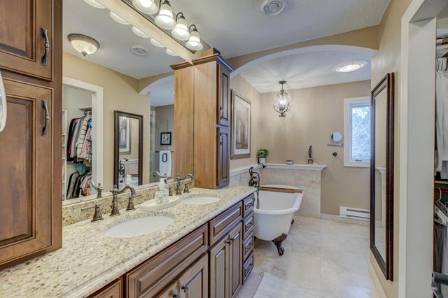 14396 E Oakgreen Circle S, Afton, MN 55001