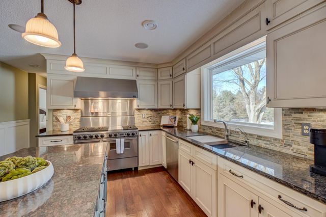 14396 E Oakgreen Circle S, Afton, MN 55001