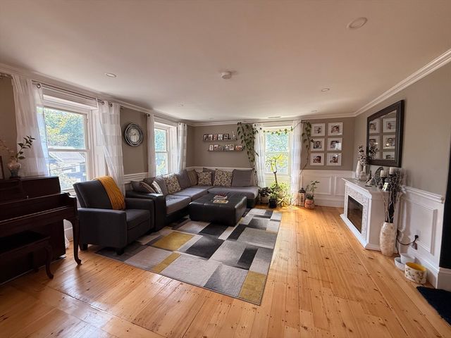 38 Salem St B, Reading, MA 01867