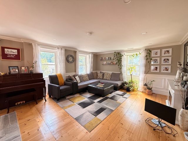 38 Salem St B, Reading, MA 01867