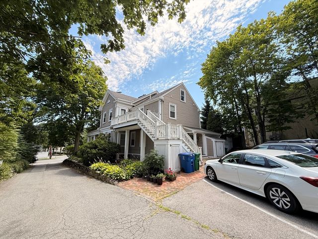 38 Salem St B, Reading, MA 01867