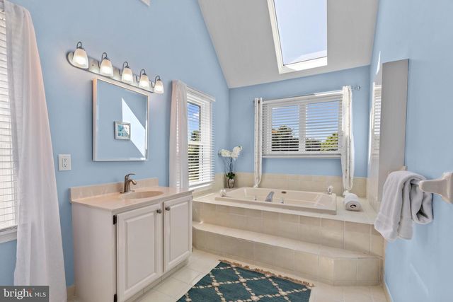 293 HICKORY DR, Kennett Square, PA 19348