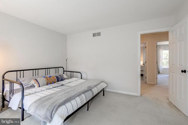 293 HICKORY DR, Kennett Square, PA 19348