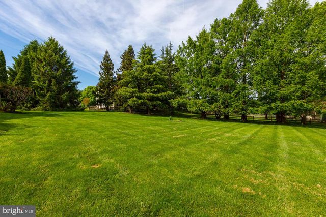293 HICKORY DR, Kennett Square, PA 19348