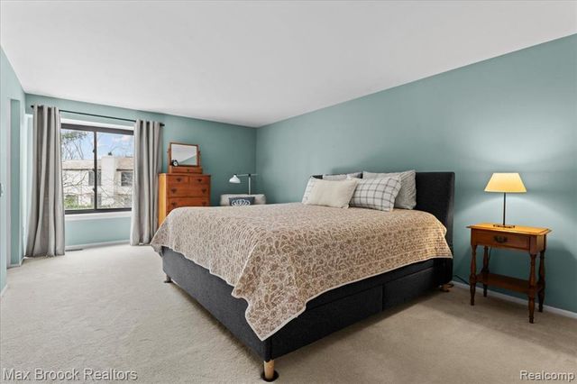 356 Willow Grove Lane, Rochester Hills, MI 48307