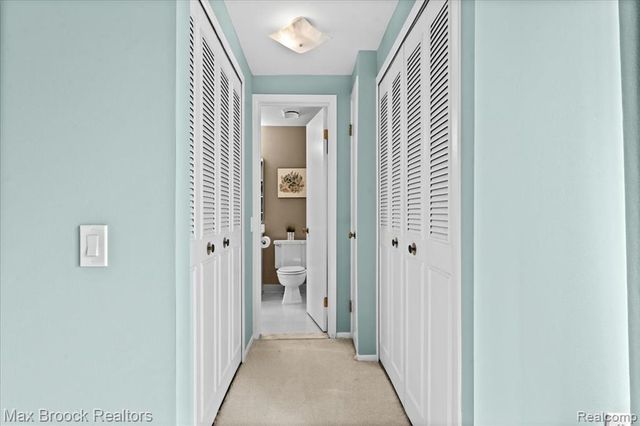 356 Willow Grove Lane, Rochester Hills, MI 48307