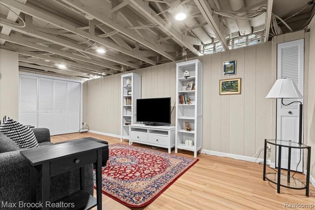 356 Willow Grove Lane, Rochester Hills, MI 48307