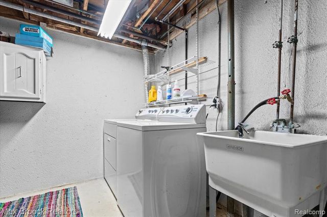 356 Willow Grove Lane, Rochester Hills, MI 48307