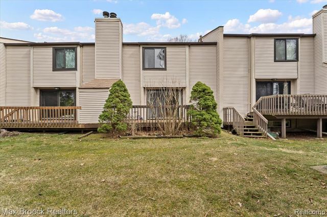 356 Willow Grove Lane, Rochester Hills, MI 48307