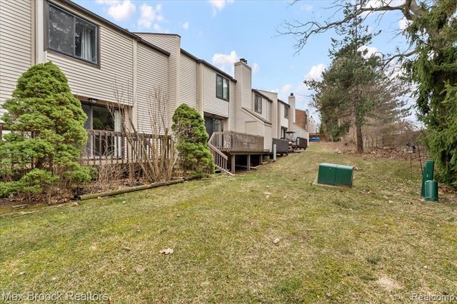 356 Willow Grove Lane, Rochester Hills, MI 48307