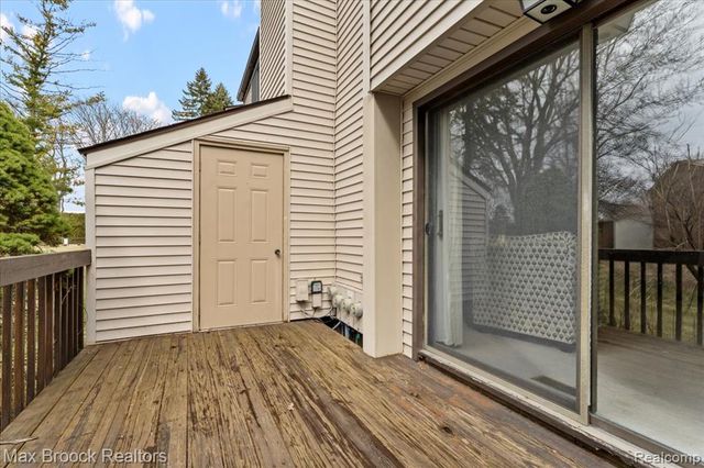 356 Willow Grove Lane, Rochester Hills, MI 48307