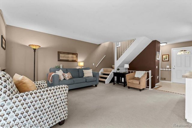 356 Willow Grove Lane, Rochester Hills, MI 48307