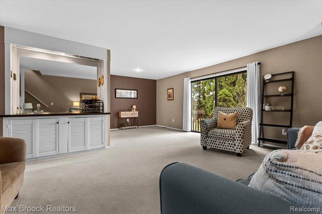 356 Willow Grove Lane, Rochester Hills, MI 48307