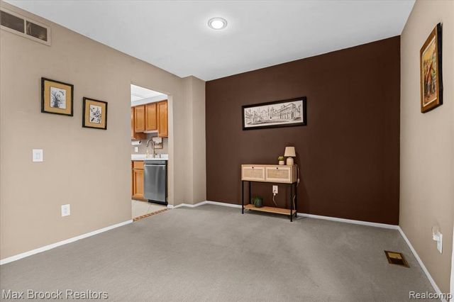 356 Willow Grove Lane, Rochester Hills, MI 48307