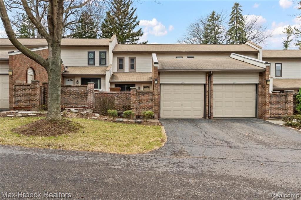 356 Willow Grove Lane, Rochester Hills, MI 48307