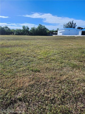 7665 Barrancas AVE, Bokeelia, FL 33922