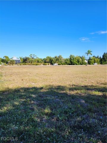 7665 Barrancas AVE, Bokeelia, FL 33922