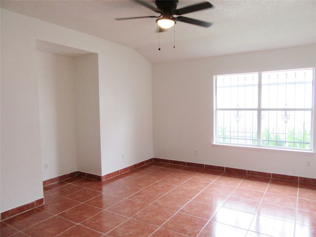10415 Blackjack Oaks Drive, Dallas, TX 75227