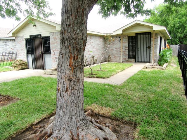 10415 Blackjack Oaks Drive, Dallas, TX 75227