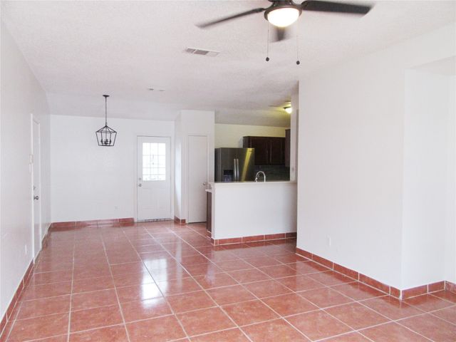 10415 Blackjack Oaks Drive, Dallas, TX 75227
