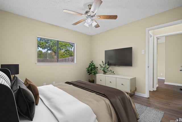 8757 Port Of Call, San Antonio, TX 78242