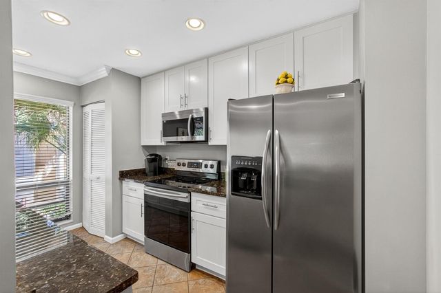 605 Brackenwood Cove, Palm Beach Gardens, FL 33418