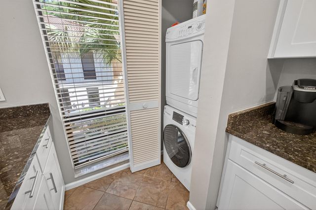 605 Brackenwood Cove, Palm Beach Gardens, FL 33418