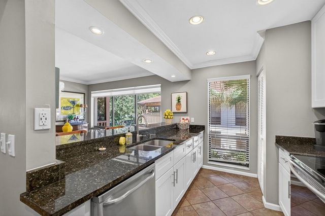 605 Brackenwood Cove, Palm Beach Gardens, FL 33418