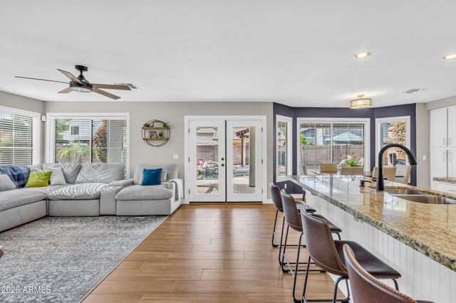 3334 E WASHINGTON Avenue, Gilbert, AZ 85234