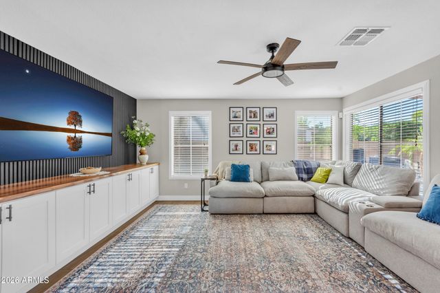 3334 E WASHINGTON Avenue, Gilbert, AZ 85234