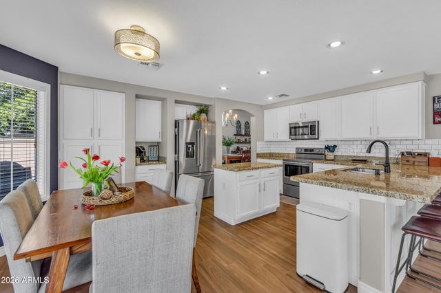 3334 E WASHINGTON Avenue, Gilbert, AZ 85234