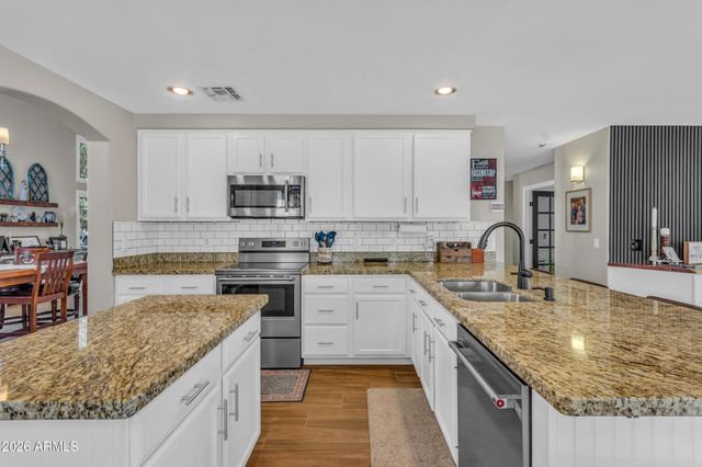 3334 E WASHINGTON Avenue, Gilbert, AZ 85234