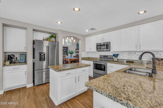 3334 E WASHINGTON Avenue, Gilbert, AZ 85234