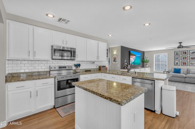 3334 E WASHINGTON Avenue, Gilbert, AZ 85234