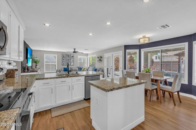 3334 E WASHINGTON Avenue, Gilbert, AZ 85234