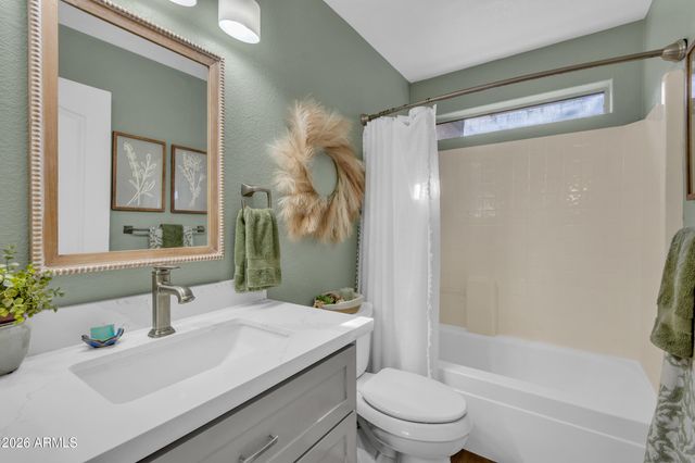 3334 E WASHINGTON Avenue, Gilbert, AZ 85234