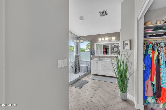 3334 E WASHINGTON Avenue, Gilbert, AZ 85234
