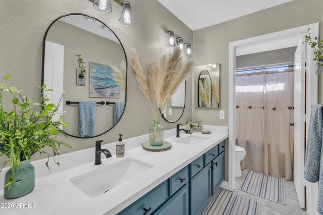 3334 E WASHINGTON Avenue, Gilbert, AZ 85234