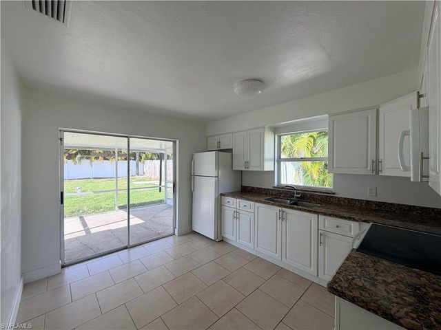 321 SW 17th ST, Cape Coral, FL 33991