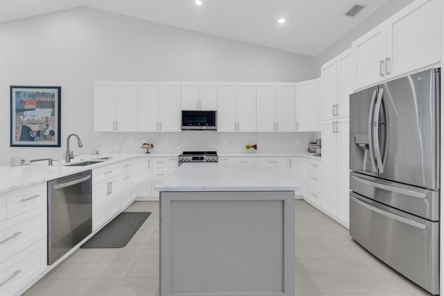 8224 Via Bella, Boca Raton, FL 33496