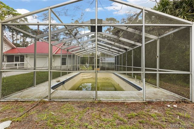 4714 Highway 40 W, Yankeetown, FL 34498