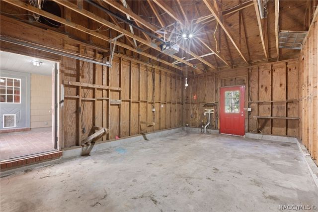 4714 Highway 40 W, Yankeetown, FL 34498