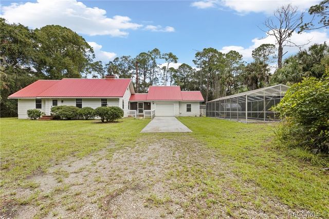 4714 Highway 40 W, Yankeetown, FL 34498