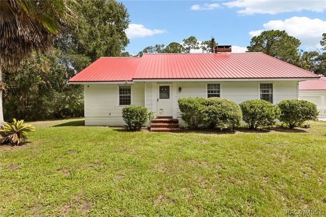 4714 Highway 40 W, Yankeetown, FL 34498